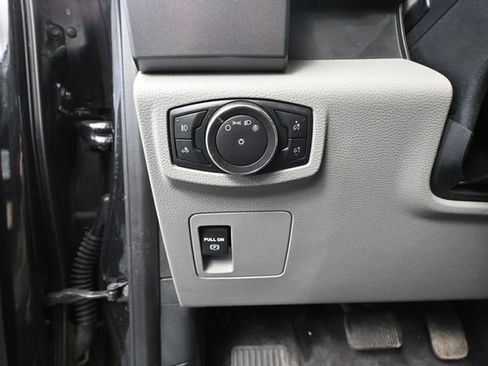 Used 2015 Ford F150 XLT AWD/4WD image 30
