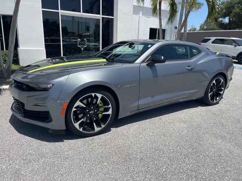 Used 2020 Chevrolet Camaro SS RWD image 2