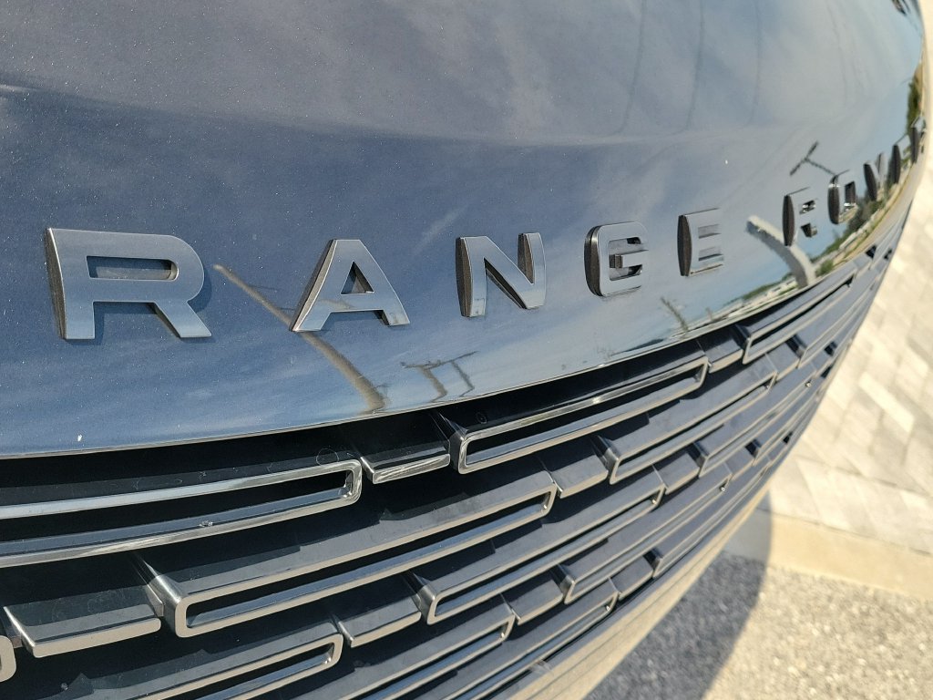 Certified 2025 Land Rover Range Rover SE AWD/4WD image 9