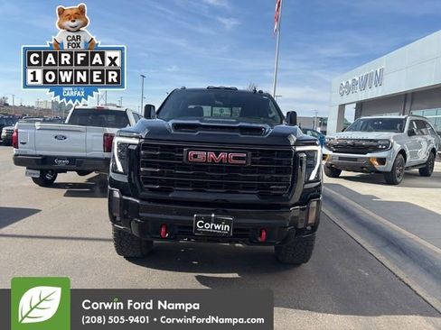 Used 2024 GMC Sierra 2500 AT4X image 3