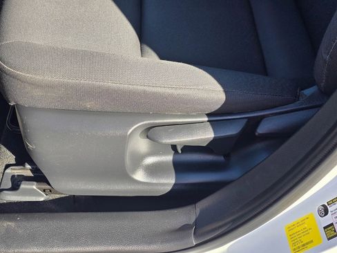 Used 2023 Toyota Corolla LE image 12