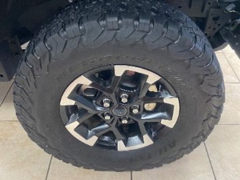 Used 2024 Jeep Wrangler Unlimited Rubicon 4xe AWD/4WD image 31