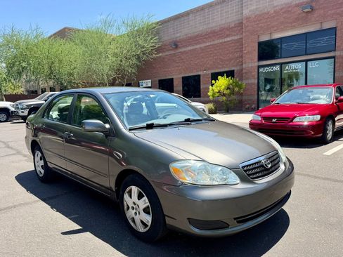 Used 2005 Toyota Corolla LE w/ JBL Value Pkg FWD image 3