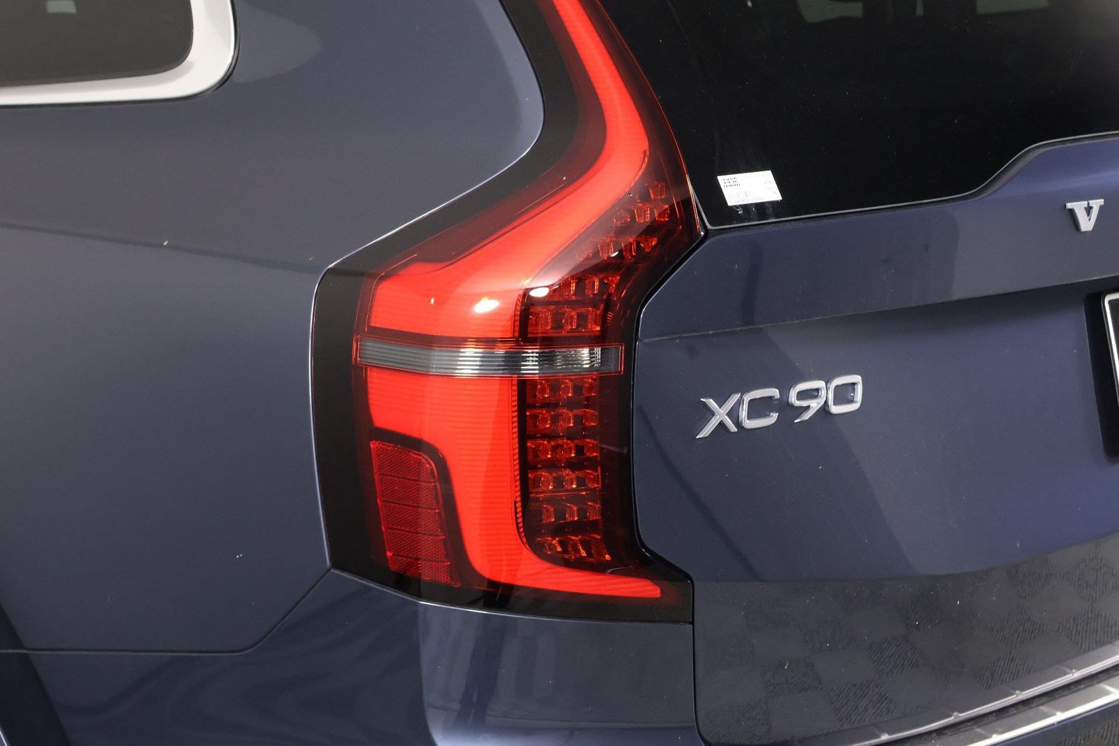 New 2026 Volvo XC90 T8 Plus w/ Protection Package AWD/4WD image 15