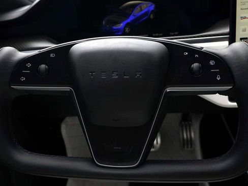 Used 2021 Tesla Model S Plaid image 21