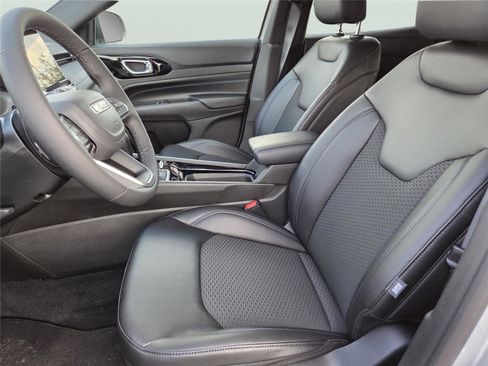 New 2026 Jeep Compass Latitude image 15