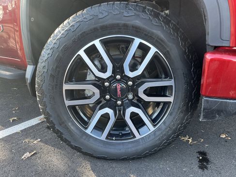 Used 2022 GMC Sierra 1500 AT4 w/ AT4 Premium Package image 7