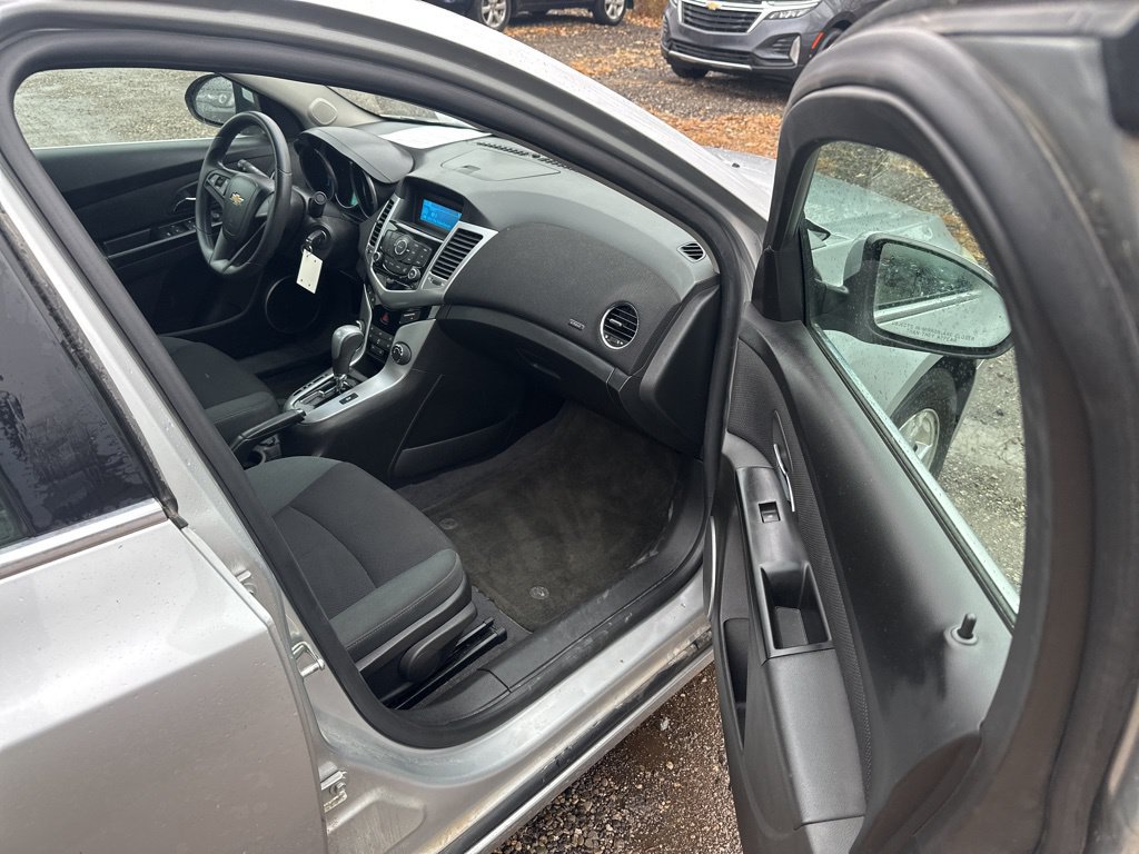 Used 2011 Chevrolet Cruze LT FWD image 10