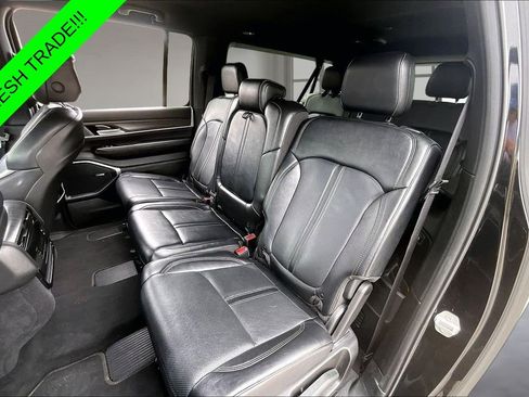 Used 2024 Jeep Wagoneer L Series II w/ Flexible Seating Group AWD/4WD image 22