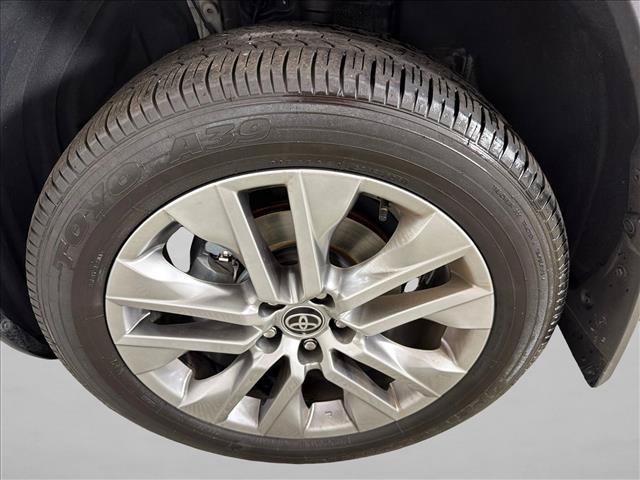 Used 2025 Toyota RAV4 Limited FWD image 12