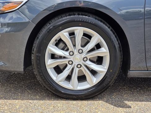 Used 2021 Chevrolet Malibu LT FWD image 30