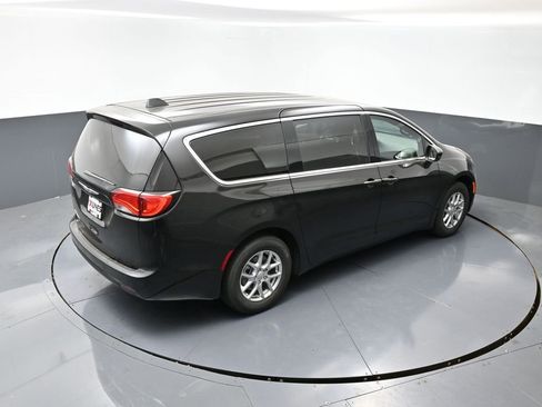 New 2026 Chrysler Voyager LX image 28