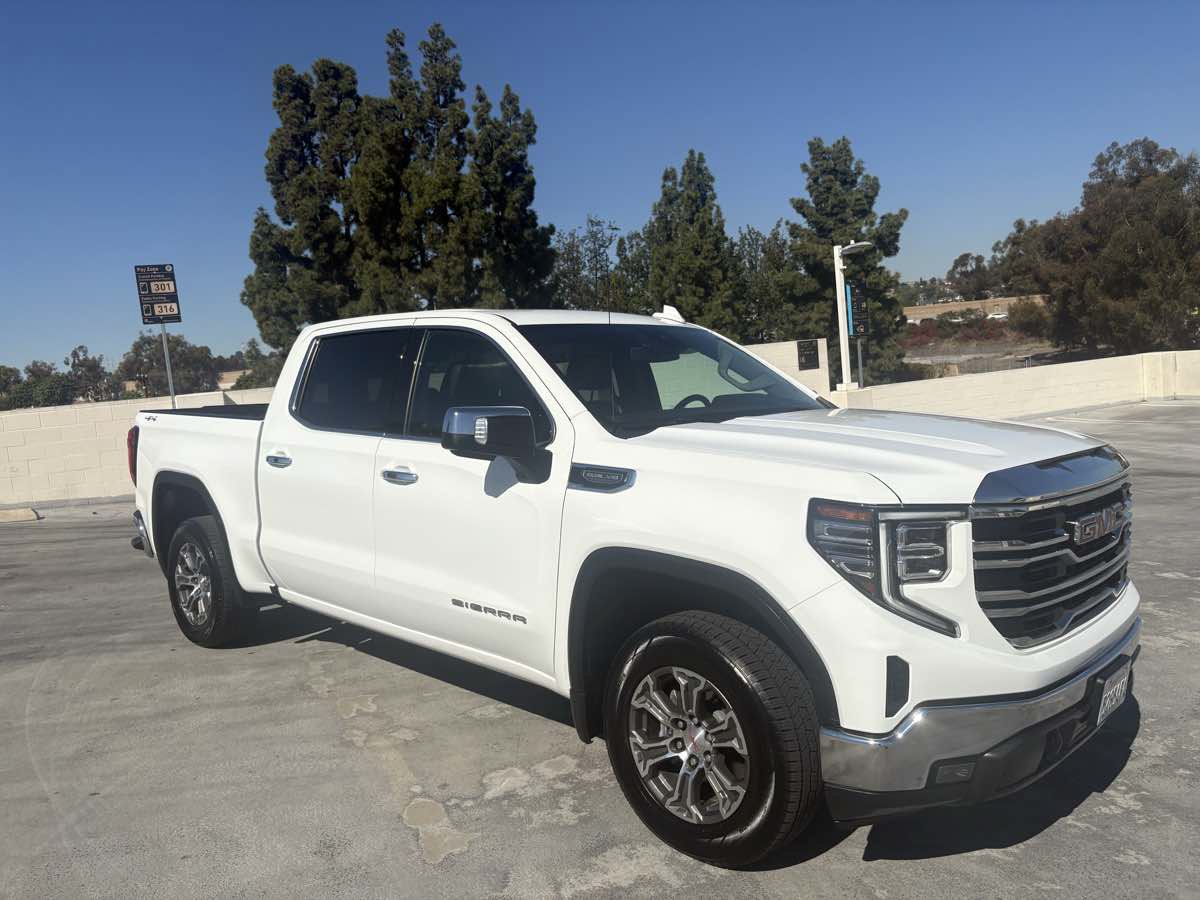 Used 2025 GMC Sierra 1500 SLT AWD/4WD image 32
