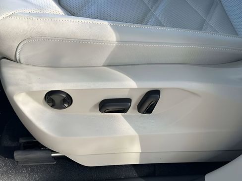 New 2026 Volkswagen Atlas SE image 12