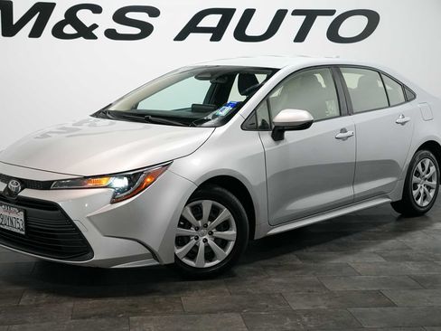 Used 2023 Toyota Corolla LE FWD image 2