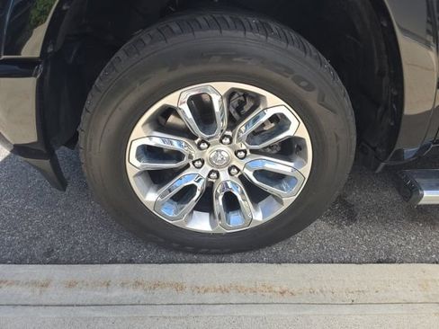 Used 2022 RAM 1500 Laramie AWD/4WD image 8