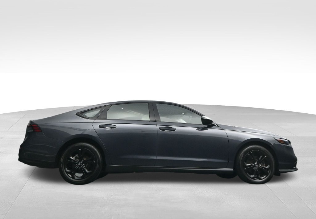 Used 2025 Honda Accord SE image 43