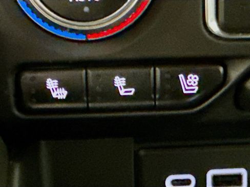 Used 2023 GMC Yukon AT4 w/ AT4 Premium Package image 20