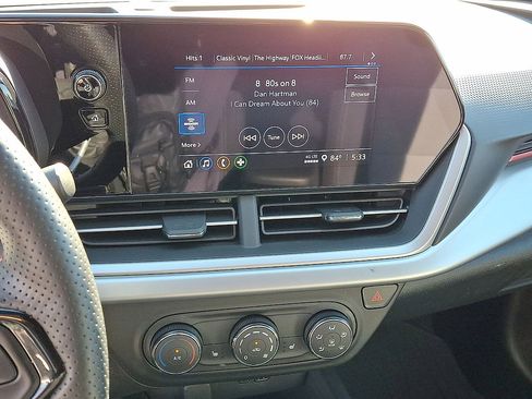 Used 2025 Chevrolet Trax RS w/ Driver Confidence Package FWD image 20