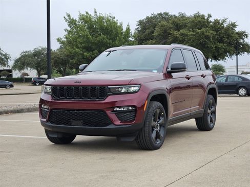 New 2025 Jeep Grand Cherokee Limited w/ Black Appearance Package image 2