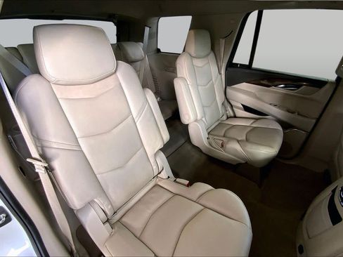Used 2018 Cadillac Escalade Luxury AWD/4WD image 20