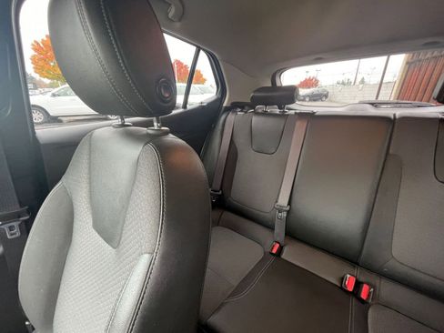 Used 2025 Buick Encore GX Preferred image 38