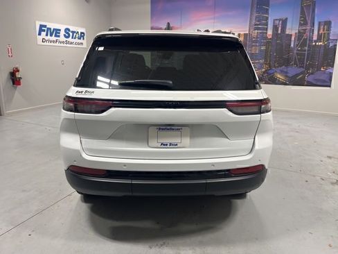 New 2025 Jeep Grand Cherokee Laredo image 22