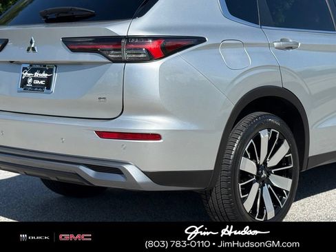 Used 2025 Mitsubishi Outlander SE FWD image 15