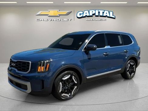 Used 2024 Kia Telluride S FWD image 1
