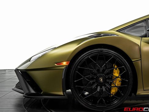 Used 2022 Lamborghini Huracan STO image 19