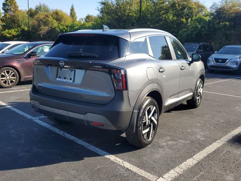 New 2026 Nissan Kicks SV image 7