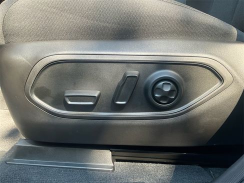 New 2025 Jeep Grand Cherokee L Laredo w/ Luxury Tech Group I image 31