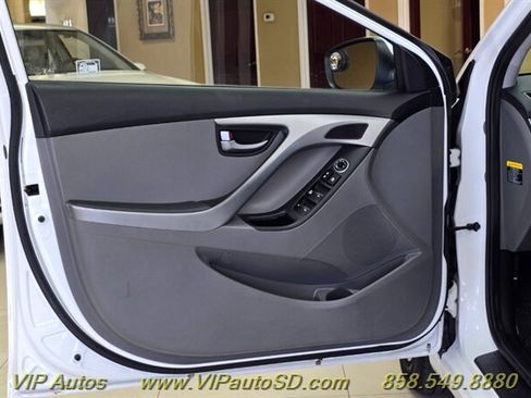 Used 2016 Hyundai Elantra SE FWD image 10