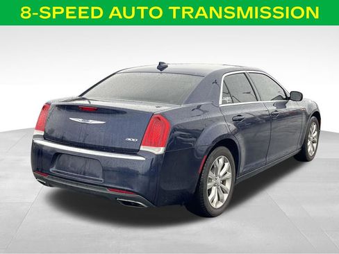 Used 2017 Chrysler 300 Limited image 9