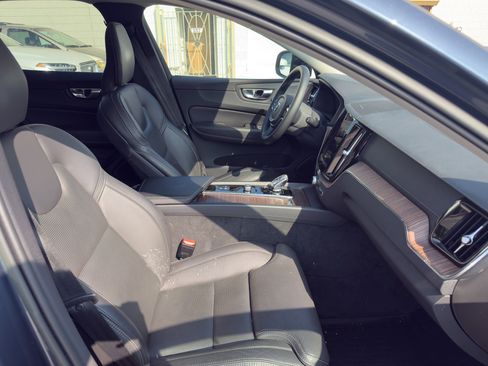 Certified 2023 Volvo XC60 B6 Ultimate image 24