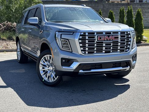 New 2026 GMC Yukon XL Denali w/ Sun & Power Step Package AWD/4WD image 2