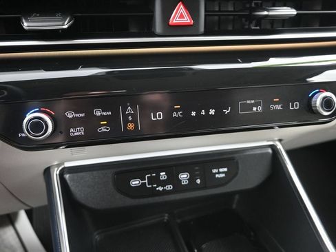 Certified 2026 Kia Carnival SX Prestige FWD image 21