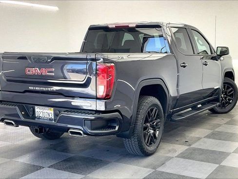 Used 2022 GMC Sierra 1500 Elevation w/ X31 Off-Road Package AWD/4WD image 13