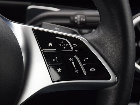 Certified 2024 Mercedes-Benz GLB 250 image 23