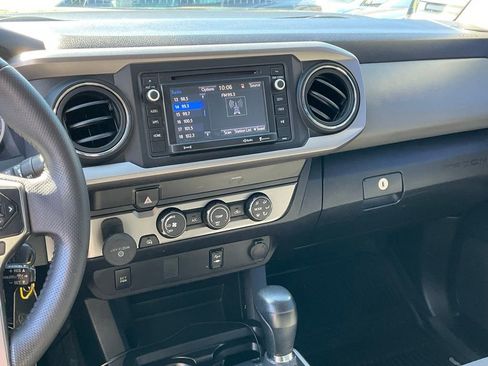 Used 2019 Toyota Tacoma SR5 image 42