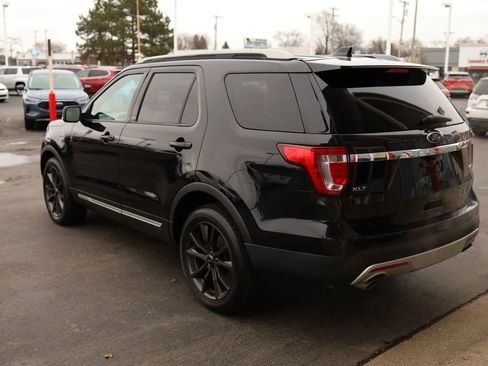 Used 2017 Ford Explorer XLT w/ Equipment Group 202A image 7