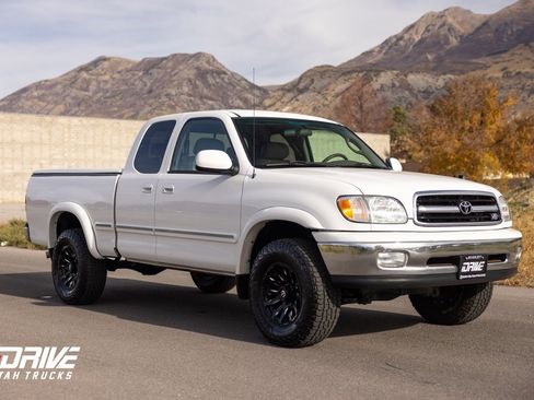 Used 2001 Toyota Tundra Limited image 1