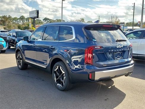 New 2025 Kia Telluride S image 4