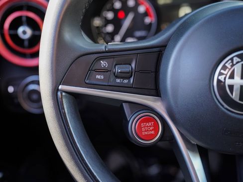 Used 2019 Alfa Romeo Giulia w/ Nero Edizione image 29