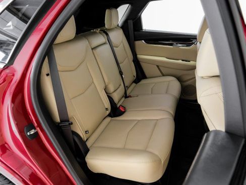 Used 2019 Cadillac XT5 FWD image 32