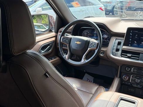 Used 2022 Chevrolet Suburban High Country AWD/4WD image 31