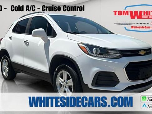 Used 2018 Chevrolet Trax LT w/ LT Convenience Package AWD/4WD image 1