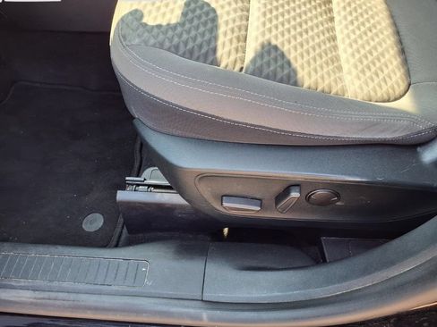 Used 2020 Ford Escape SE FWD image 22