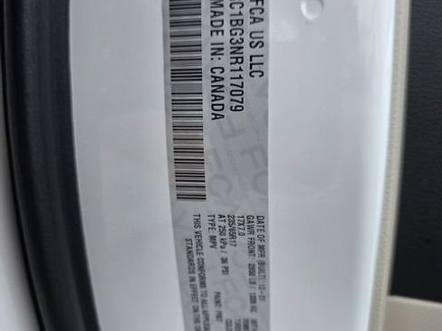 Used 2022 Chrysler Pacifica Touring-L FWD image 27