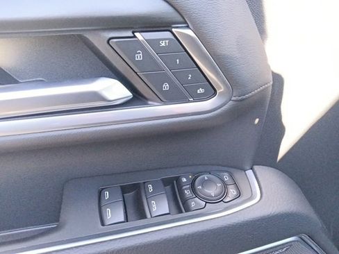 Used 2025 GMC Sierra 2500 Denali w/ Technology Package image 12